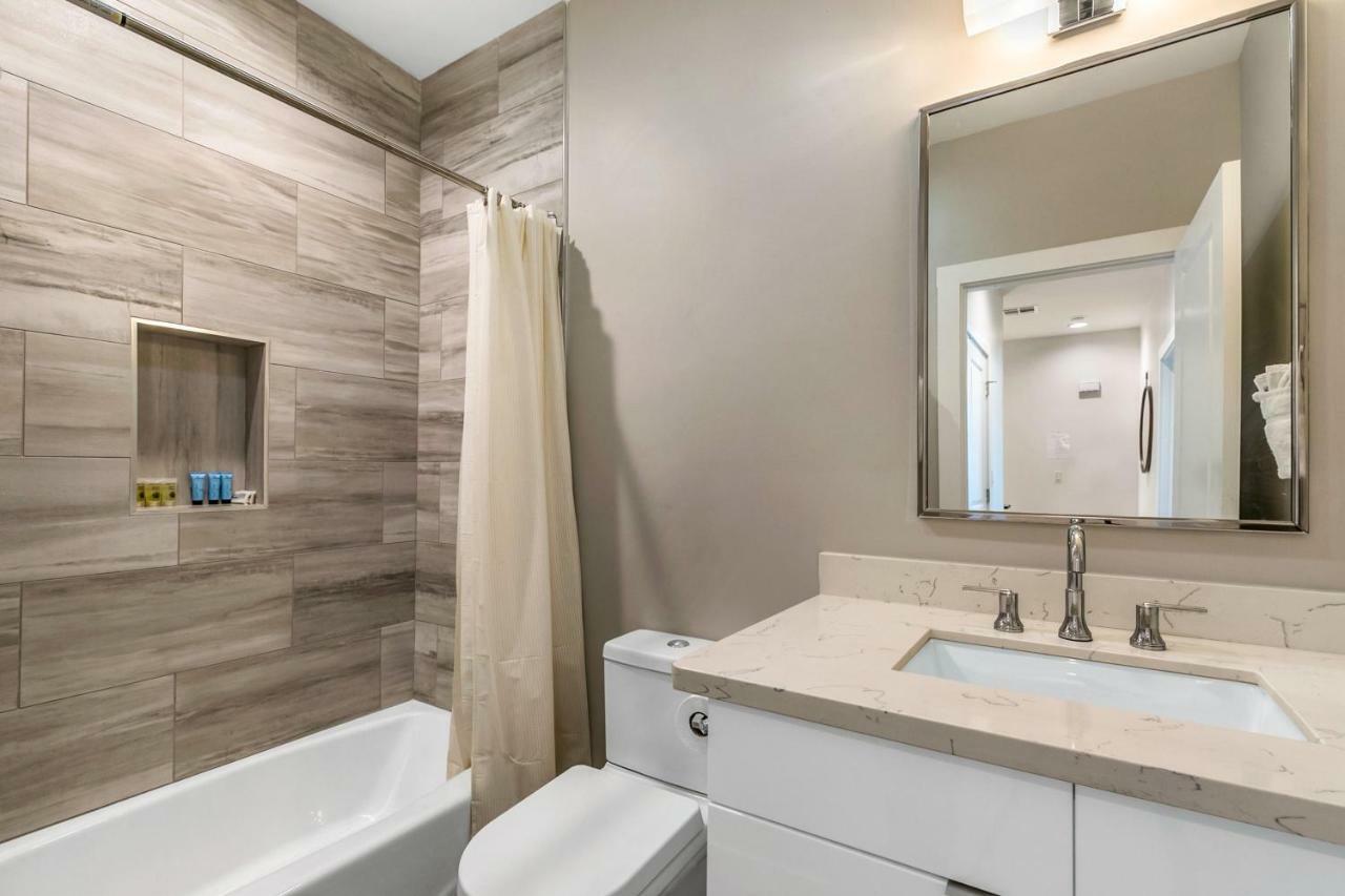 Mid City Fully Furnished Townhouse นิวออร์ลีนส์ ภายนอก รูปภาพ